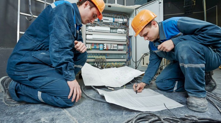 Курс Электромонтажник-наладчик