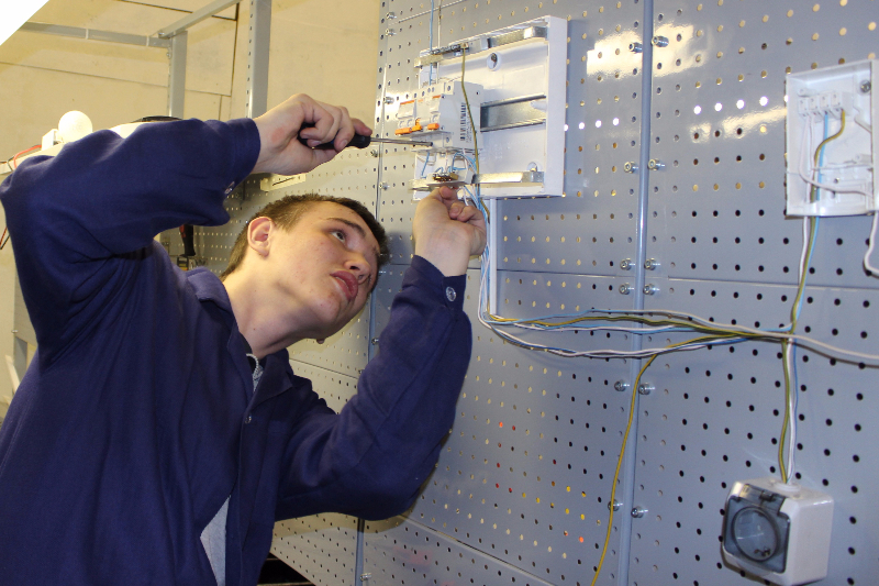 Курс Электромонтажник-схемщик