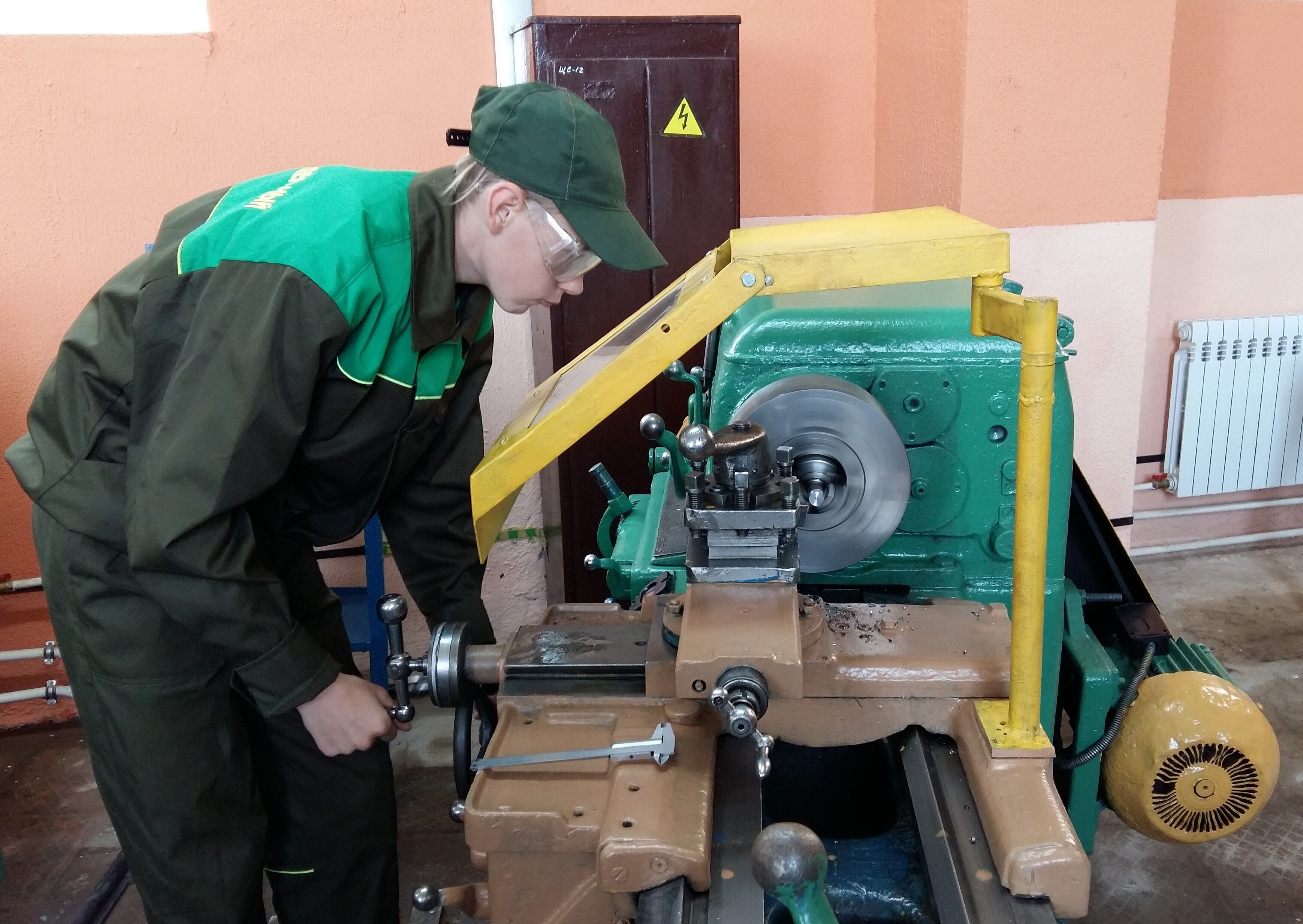 Курс Станочник широкого профиля